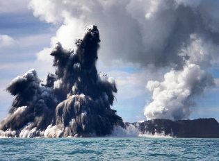 erupción en las Islas Tonga, marzo de 2009