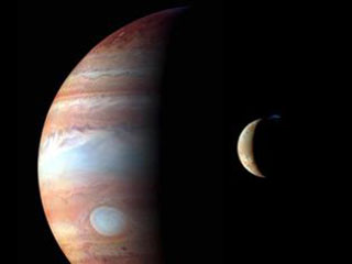 Jupiter et Io vus par la sonde spatiale New Horizons