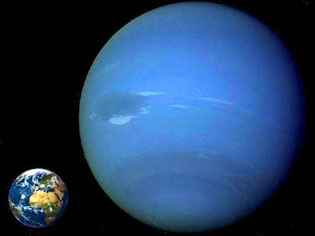 Neptune size compared to the size of the Earth