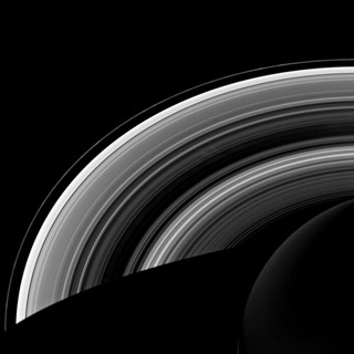 Maravilha do mundo - os anéis de Saturno