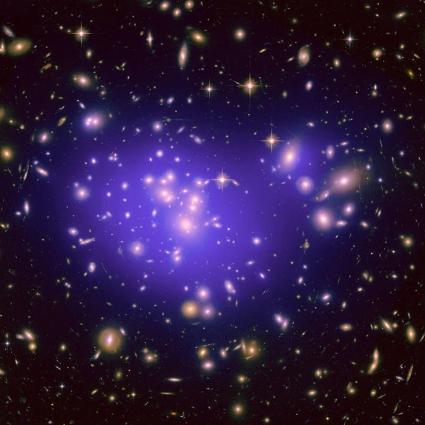 Cúmulo Abell 1689 - Lente gravitacional