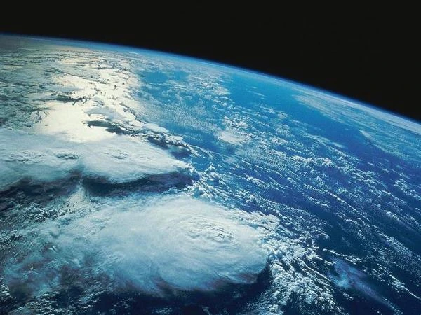 Structure moléculaire de l’eau sur Terre