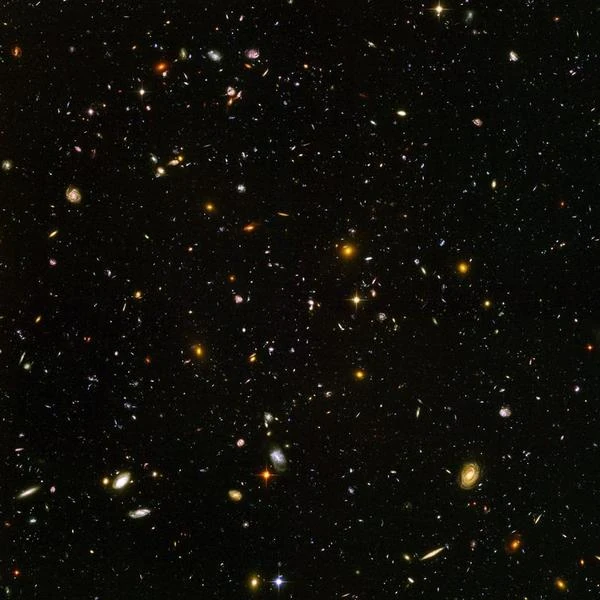 Galáxias distantes observadas pelo Hubble