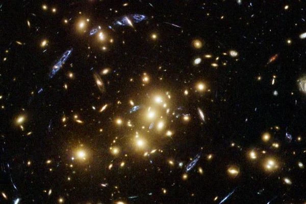 lentilles gravitationnelles