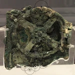 Mecanismo de Anticítera: As Engrenagens do Cosmos