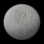 Téthys : un monde silencieux figé dans la glace