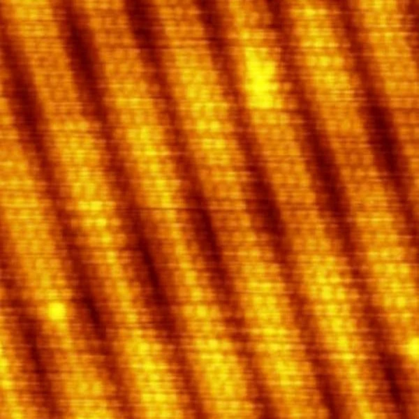 Image de l'atome d'or pur vu par le microscope à effet tunel