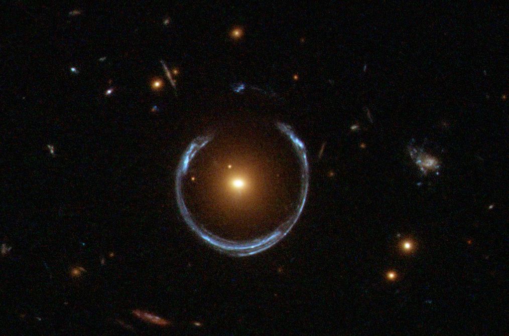 Einstein ring or Einstein cross — Astronoo
