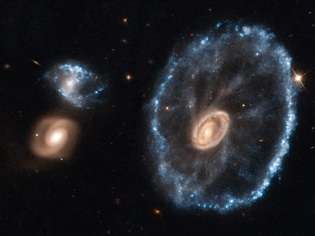 galaxie cartwheel o Rueda de Carro