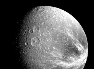 Dione lua de Saturno