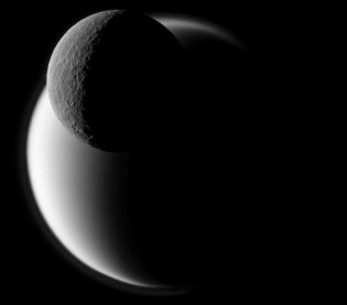 lua de Saturno Titã e Rea