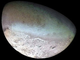 Tritón el mayor satélite de Neptuno